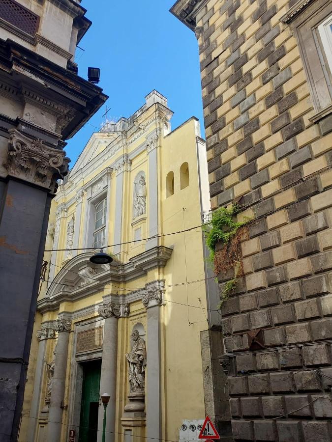Palazzo Carafa Di Montorio Napels