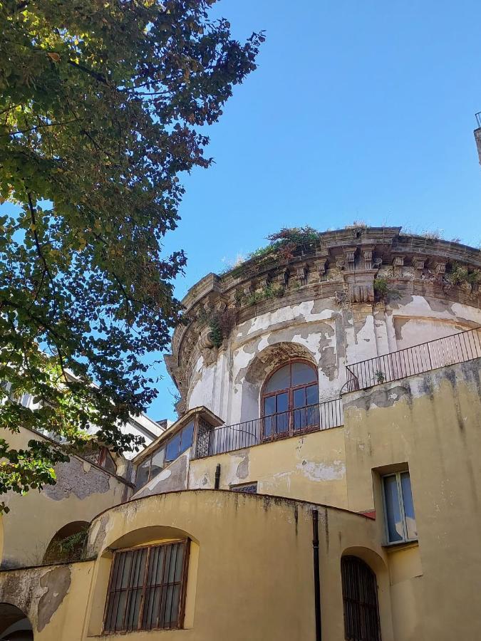 Palazzo Carafa Di Montorio Couette-café