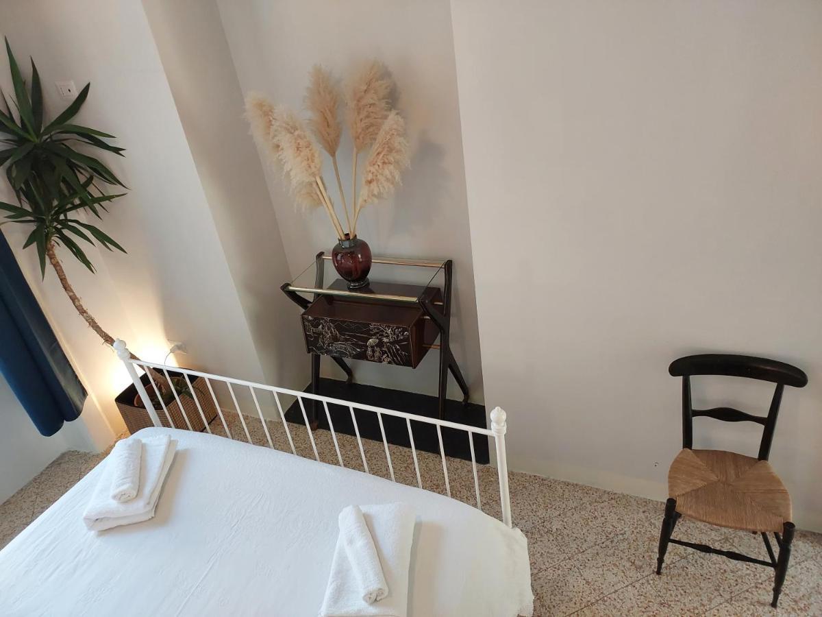 Palazzo Carafa Di Montorio Couette-café *